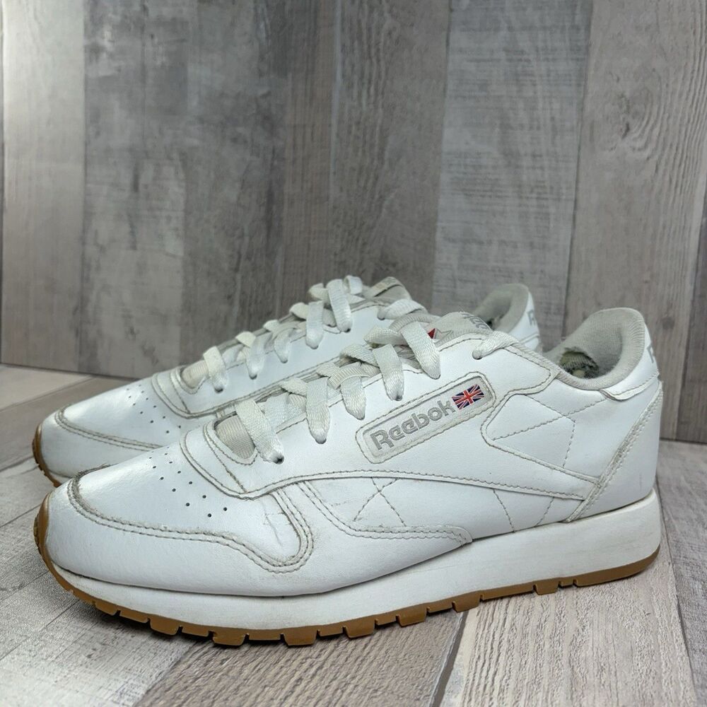 Reebok Classic Leather Women's Size 7.5 Casual Sneakers Gum Sole Low Top White